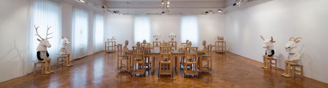 Kabinet lutk in avtomatov, Silvan Omerzu, Galerija Loža, Koper, 2016, foto: Janez Marolt