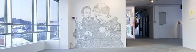 Sašo Vrabič, Prijatelji od prijateljev 2, 2004/2012, oglje na steni, video zanka, Slavija No 11, Maribor, foto: D. Švarc